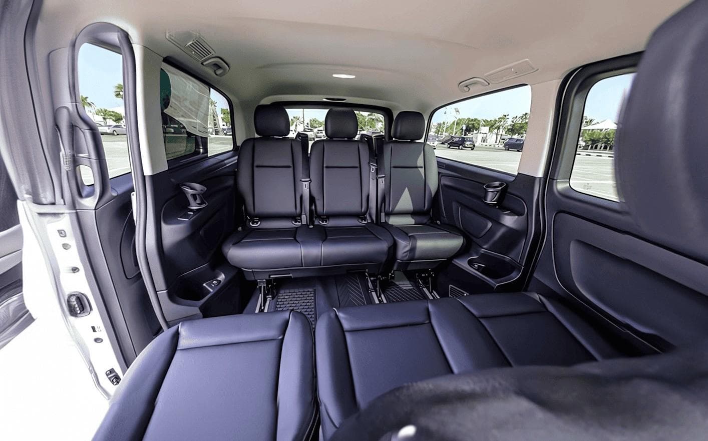 Mercedes-Benz Vito rear passenger cabin